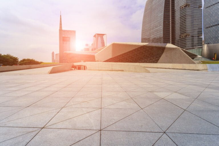 Qual o melhor material para fazer calçada? 1 pattern paver footpath lot nobody